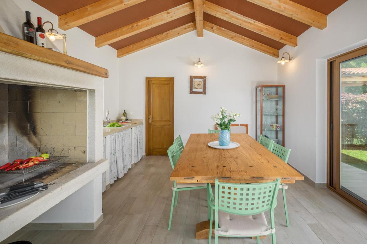 Casa Vita Holiday Home Porec Exterior photo